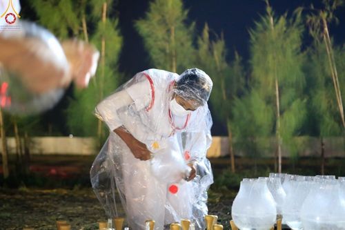 ภาพ No.119470:V.18 ทันทีม การเตรียมงาน เก็บงาน การรับบุญของเจ้าหน้าที่หน่วยงานต่างๆ เพื่อโครงการธรรมยาตรา กตัญญูบูชามหาปูชนียาจารย์ พระมงคลเทพมุนี (สด จนฺทสโร) พระผู้ปราบมาร อนุสรณ์สถาน 7 แห่ง ปีที่ 12 ระหว่างวันที่ 2 - 31 มกราคม พ.ศ.2567