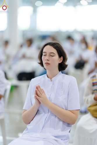 ภาพ No.159242:พิธีบูชาข้าวพระ ในวันอาทิตย์ต้นเดือน วันที่ 6 ตุลาคม พ.ศ. 2567 ณ สภาธรรมกายสากล วัดพระธรรมกาย