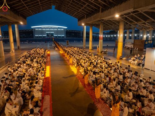 ภาพ No.202094:พิธีต้อนรับพระธรรมยาตรา ณ อนุสรณ์สถานลำดับที่ 7 สถานที่ขยายวิชชาธรรมกาย วัดพระธรรมกาย ต.คลองสาม อ.คลองหลวง จ.ปทุมธานี ในโครงการธรรมยาตรา กตัญญูบูชา มหาปูชนียาจารย์ พระมงคลเทพมุนี(สด จนฺทสโร) พระผู้ปราบมาร อนุสรณ์สถาน 7 แห่ง ปีที่ 13 วันที่ 26 มกราคม 2568
