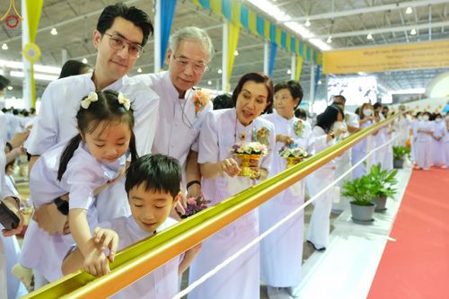 ภาพ No.77092:พิธีหล่อพระบรมพุทธเจ้า ในวันมาฆบูชา อาทิตย์ต้นเดือนที่ 6 มีนาคม พ.ศ. 2566 ณ วัดพระธรรมกาย จ.ปทุมธานี