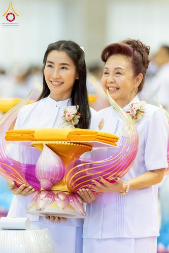 ภาพ No.215472:วันอาทิตย์ต้นเดือนที่ 6 เมษายน พ.ศ. 2568 ขบวนอัญเชิญผ้าป่าสมทบ มหาสังฆทาน 40,000 กว่าวัดทั่วประเทศ ณ สภาธรรมกายสากล วัดพระธรรมกาย