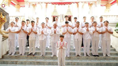 ภาพ No.205535:V.53 สารพัดV สารพัดดี ที่วัดโบสถ์บน ในโครงการธรรมยาตรา กตัญญูบูชา มหาปูชนียาจารย์ พระมงคลเทพมุนี(สด จนฺทสโร) พระผู้ปราบมาร อนุสรณ์สถาน 7 แห่ง ปีที่ 13 ระหว่างวันที่ 2-31 มกราคม พ.ศ. 2568