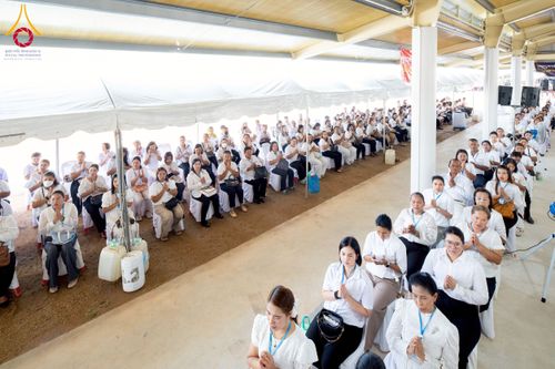 ภาพ No.230238:วันเสาร์ที่ 28 มิถุนายน พ.ศ. 2568 พิธีถวายสังฆทาน 323 วัด 4 จังหวัดชายแดนใต้ ปีที่ 21 ครั้งที่ 178 พิธีมอบกองทุนหนุนแรงใจช่วยครูใต้ ปีที่ 18 ครั้งที่ 142 ณ ศูนย์อบรมเยาวชนจังหวัดปัตตานี