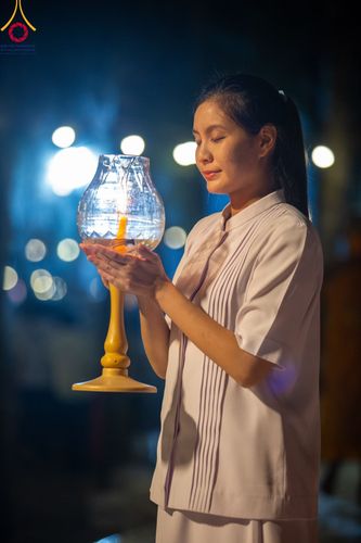 ภาพ No.107200:พิธีจุดประทีปถวายเป็นพุทธบูชา และบูชาธรรมมหาปูชนียาจารย์ ในโครงการธรรมยาตรากตัญญูบูชา มหาปูชนียาจารย์ พระมงคลเทพมุนี(สด จนฺทสโร) พระผู้ปราบมาร  อนุสรณ์สถาน 7 แห่ง ปีที่ 12  วันที่ 6 มกราคม พ.ศ. 2567 ณ อนุสรณ์สถานมหาวิหารพระมงคลเทพมุนี อ.สองพี่น้อง จ.สุพร