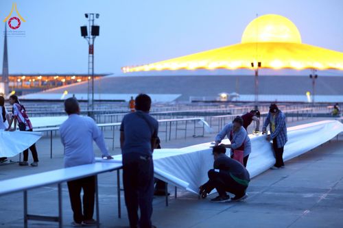 ภาพ No.217641:วันที่ 2-14 เมษายน พ.ศ. 2568 เจ้าหน้าที่เตรียมงานวันคุ้มครองโลก ชุดที่ 1 วัดพระธรรมกาย จ.ปทุมธานี