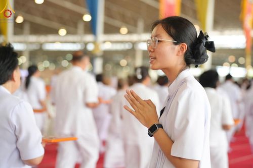 ภาพ No.134591:V.35 เพื่อบุญต้นเดือน การรับบุญของเจ้าหน้าที่หน่วยงานต่างๆ เพื่องานบุญวันอาทิตย์ต้นเดือน ณ วัดพระธรรมกาย วันที่ 7 เมษายน พ.ศ. 2567