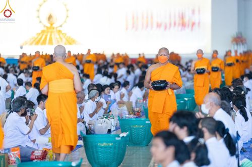 ภาพ No.124442:พิธีตักบาตรในวันมาฆบูชา ณ บ้านแก้วเรือนทองคุณยายฯ วัดพระธรรมกาย จ.ปทุมธานี วันเสาร์ที่ 24 กุมภาพันธ์ พ.ศ. 2567