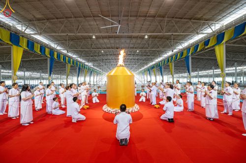 ภาพ No.149746:พิธีจุดเทียนใจ ไฟนิรันดร์ อนันตชัย วันอาทิตย์ที่ 25 สิงหาคม พ.ศ.2567 วัดพระธรรมกาย จ.ปทุมธานี