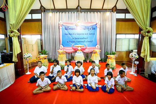 ภาพ No.140465:พิธีตอกเสาเข็มเป็นปฐมฤกษ์ เพื่อสร้างกุฎิและหอสวดมนต์ และพิธีทอดผ้าป่าบำรุงวัด ณ วัดกลางธนรินทร์ ต.บ้านแป้ง อ.พรหมบุรี จ.สิงห์บุรี วันอาทิตย์ที่ 9 มิถุนายน พ.ศ.2567