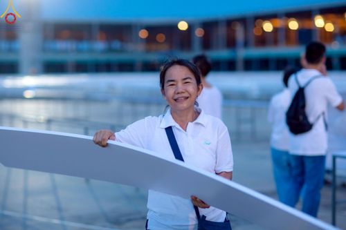 ภาพ No.218473:วันที่ 15 - 18 เมษายน พ.ศ. 2568 การเตรียมภาชนะสำหรับถวายภัตตาหาร , การจัดโต๊ะเก้าอี้ในลานธรรม , การแพ็คพัสดุงานต้อนรับ เพื่องานวันคุ้มครองโลก 22 เมษายน พ.ศ.2568 วัดพระธรรมกาย