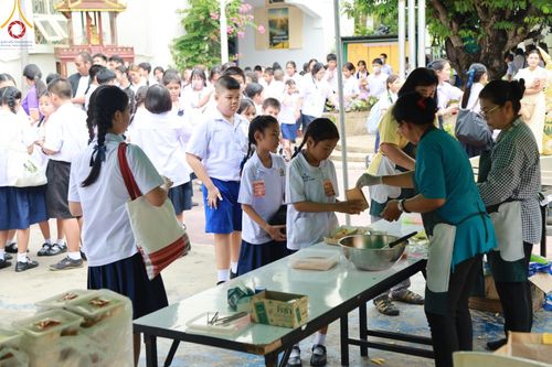 ภาพ No.184918:กิจกรรมวันรวมพลังเด็กดี V-Star ผู้นำฟื้นฟูศีลธรรมโลก กรุงเทพมหานคร ณ วัดมหาธาตุยุวราชรังสฤษฎิ์ราชวรมหาวิหาร กรุงเทพมหานคร ในวันที่ 13 ธันวาคม พ.ศ. 2567