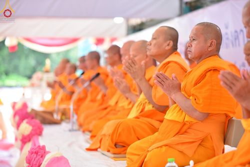 ภาพ No.158129:พิธีทอดผ้าป่า ติดตั้งแผ่นสิริฉะทะนะรัสมี(หลังคา) อาคาร 80 ปี หลวงพ่อธัมมชโย วันอาทิตย์ที่ 22 กันยายน พ.ศ. 2567 ณ ศูนย์ปฏิบัติธรรมวิหารแดง อ.วิหารแดง จ.สระบุรี