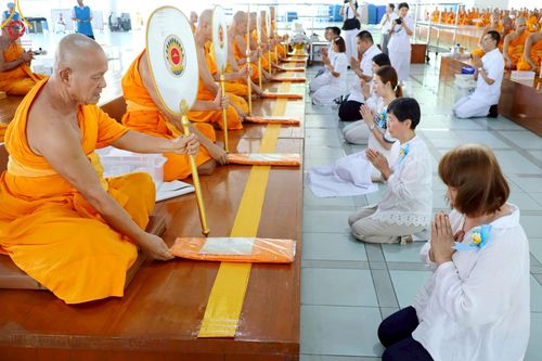 ภาพ No.213287:วันศุกร์ที่ 28 มีนาคม พ.ศ. 2568 (วันพระ แรม 15 ค่ำ เดือน 4) พิธีบุพเปตพลี ครั้งที่ 161 ร่วมอุทิศบุญแด่หมู่ญาติที่ล่วงลับไปแล้ว และสืบทอดอายุพระพุทธศาสนา ณ หอฉันคุณยายอาจารย์ฯ วัดพระธรรมกาย