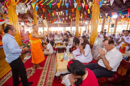 ภาพ No.173226:พิธีทอดกฐิน วัดช้างใหญ่ จ.พระนครศรีอยุธยา ในโครงการกฐินสามัคคีทั่วไทย 30,000 วัด บูชาธรรม 80 ปี หลวงพ่อธัมมชโย โดยคณะศิษยานุศิษย์วัดพระธรรมกาย วันที่ 2 พฤศจิกายน พ.ศ. 2567