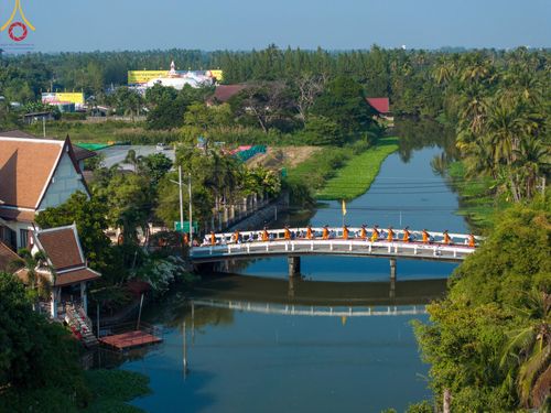 ภาพ No.190718:พิธีต้อนรับพระธรรมยาตรา ณ อนุสรณ์สถาน สถานที่ตั้งมโนปณิธานบวชตลอดชีวิต อนุสรณ์สถานคลองบางนางแท่น อ.สามพราน จ.นครปฐม ในโครงการธรรมยาตรา กตัญญูบูชา มหาปูชนียาจารย์ พระมงคลเทพมุนี(สด จนฺทสโร) พระผู้ปราบมาร อนุสรณ์สถาน 7 แห่ง ปีที่ 13 วันที่ 7 ม.ค.2568
