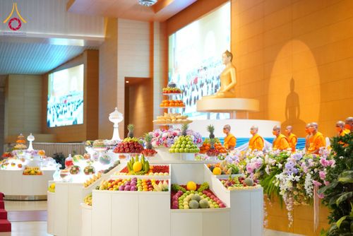 ภาพ No.134061:พิธีบูชาข้าวพระ  ในวันอาทิตย์ต้นเดือนที่ 7 เมษายน พ.ศ. 2567 ณ วัดพระธรรมกาย จ.ปทุมธานี