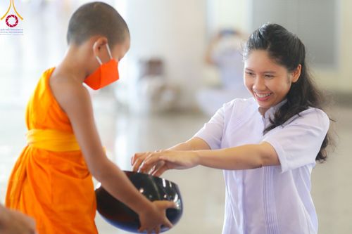 ภาพ No.99662:พิธีตักบาตรวันอาทิตย์ต้นเดือน ณ สภาธรรมกายสากล วัดพระธรรมกาย จ.ปทุมธานี วันอาทิตย์ที่ 3 ธันวาคม พ.ศ. 2566