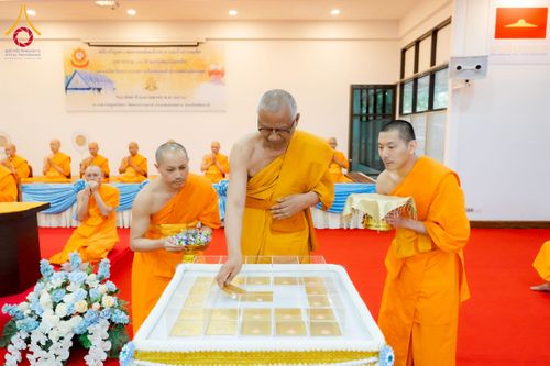 ภาพ No.221392:วันอาทิตย์ที่ 27 เมษายน พ.ศ. 2568 พิธีเจริญพระพุทธมนต์สมโภชดวงแก้วธรรมชัย เนื่องในโอกาสบูชาธรรม 81 ปีหลวงพ่อธัมมชโย อัญเชิญประดิษฐานเนื่องในโอกาสสถาปนาวัดพระธรรมกายไอซ์แลนด์ ณ อาคารปลูกศรัทธา 1 วัดพระธรรมกาย อำเภอคลองหลวง จังหวัดปทุมธานี