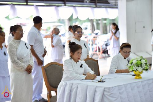 ภาพ No.267578:วันที่ 7 พฤศจิกายน พ.ศ. 2568 พสกนิกรอำเภอคลองหลวง รวมใจบำเพ็ญกุศลปัณรสมวาร (15 วัน) อุทิศถวายเป็นพระราชกุศลแด่ “สมเด็จพระพันปีหลวง” ณ วัดพระธรรมกาย