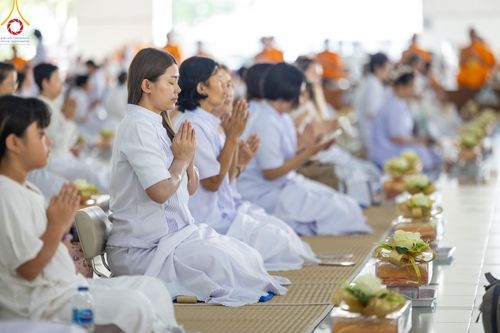 ภาพ No.162149:พิธีถวายภัตตาหารเมนูสวรรค์ เนื่องในวันออกพรรษา (ขึ้น 15 ค่ำ เดือน 11) วันพฤหัสบดีที่ 17 ตุลาคม พ.ศ. 2567 ณ หอฉันคุณยายอาจารย์ฯ วัดพระธรรมกาย