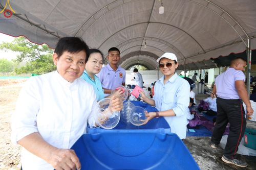 ภาพ No.127468:V.31 ทุ่มเทเพื่อบางกล่ำ การเตรียมงานของเจ้าหน้าที่หน่วยงานต่างๆ  เพื่องานธรรมยาตราอัญเชิญพระบรมสารีริกธาตุ ประดิษฐาน ณ มหารัตนเจดีย์สิริปทุมสวรรค์ (เจดีย์อริยพุทธะ 5 พระองค์) ณ ศูนย์ปฏิบัติธรรมภาคใต้ อ.บางกล่ำ จ.สงขลา ระหว่างวันที่ 9-10 มีนาคม พ.ศ. 2567