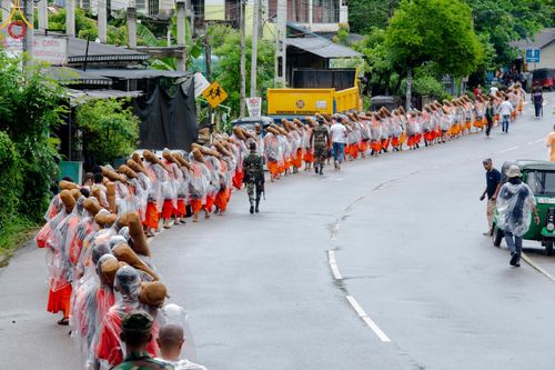 ภาพ No.140948:PhotoStory มหาศรัทธา ธรรมยาตราศรีลังกา EP.5 โครงการสยาม-ลังกา ธรรมยาตรา ฉลองเทศกาลวิสาขบูชาแห่งชาติ ศรีลังกา บูชาธรรม 80 ปีหลวงพ่อธัมมชโย เส้นทางจาก เมืองดัมบูลลา ไปยัง เมืองมาตะเล ตั้งแต่วันที่ 17-20 พฤษภาคม พ.ศ.2567