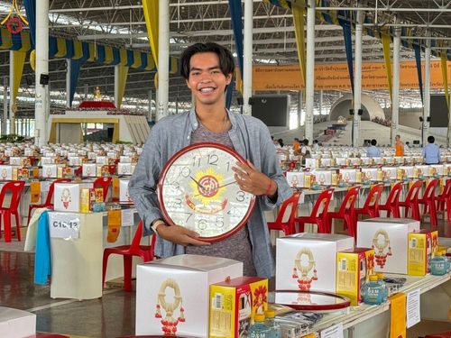 ภาพ No.59657:V.39 ทุ่มสุดใจ ธรรมชัย 80 ปี การเตรียมงาน การปฏิบัติงาน ของเจ้าหน้าที่หน่วยงานต่างๆ เพื่อพิธีฉลองอายุวัฒนมงคล 80 ปี หลวงพ่อธัมมชโย และรับถวายมหาสังฆทาน 10,000 กว่าวัดทั่วประเทศ ในวันคุ้มครองโลก จันทร์ที่ 22 เมษายน พ.ศ. 2567