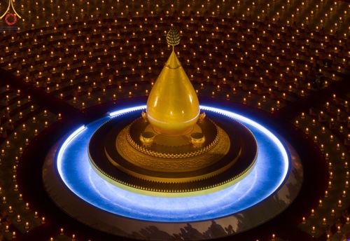 ภาพ No.129623:พิธีจุดประทีป 10,000 ดวง น้อมถวายเป็นพุทธบูชา ณ มหารัตนเจดีย์สิริปทุมสวรรค์ (เจดีย์อริยพุทธะ 5 พระองค์) ศูนย์ปฏิบัติธรรมภาคใต้ อ.บางกล่ำ จ.สงขลา  วันที่ 10 มีนาคม พ.ศ. 2567