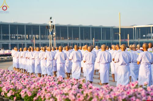 ภาพ No.180556:พิธีบรรพชาอุปสมบท โครงการอุปสมบทบูชาธรรมมหาปูชนียาจารย์ ประจำปีพุทธศักราช 2567 วันเสาร์ที่ 7 ธันวาคมพ.ศ. 2567 ณ วัดพระธรรมกาย จ.ปทุมธานี
