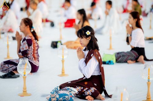 ภาพ No.211646:วันอาทิตย์ที่ 16 มีนาคม พ.ศ. 2568 พิธีอัญเชิญพระบรมสารีริกธาตุ ประดิษฐาน ณ ปทุมเจดีย์ ศูนย์อบรมเยาวชนปัตตานี