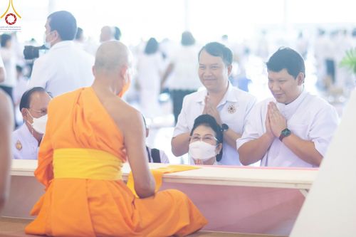 ภาพ No.102411:พิธีถวายอุปกรณ์ทำความสะอาด ณ บ้านแก้วเรือนทองคุณยายอาจารย์ฯ วัดพระธรรมกาย วันเสาร์ที่ 16 ธันวาคม พ.ศ. 2566