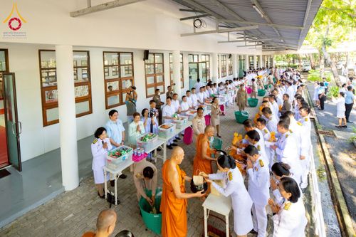 ภาพ No.237656:พิธีเจริญพระพุทธมนต์ ปฏิบัติธรรมเจริญสมาธิภาวนา และทำบุญตักบาตร ถวายพระราชกุศล เนื่องในโอกาสวันเฉลิมพระชนมพรรษา สมเด็จพระนางเจ้าสิริกิติ์ พระบรมราชินีนาถ พระบรมราชชนนีพันปีหลวง วันอังคารที่ 12 สิงหาคม พ.ศ. 2568  ณ อาคารปลูกศรัทธา 2 วัดพระธรรมกาย 