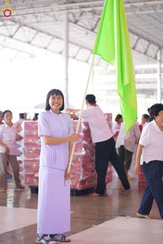 ภาพ No.214351:วันที่ 29 มีนาคม พ.ศ.2568 กิจกรรมใส่ถุงซิปกล่องไทยธรรม เพื่อรักษาความประณีตของกล่องไทยธรรม ในทุกสภาพอากาศ ณ บ้านแก้วเรือนทองคุณยาย วัดพระธรรมกาย