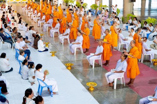 ภาพ No.242972:วันที่ 31 สิงหาคม พ.ศ. 2568 พิธีตัดปอยผมและปลงผม โครงการอุปสมบทหมู่บูชาธรรม ครบรอบ 108 ปี วันครูผู้ค้นพบวิชชาธรรมกาย ณ วัดพระธรรมกาย