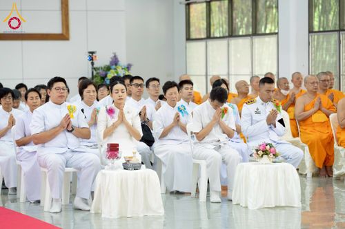 ภาพ No.276705:วันเสาร์ที่ 6 ธันวาคม พ.ศ. 2568 พิธีมุทิตาสักการะ เนื่องในโอกาสที่พระเดชพระคุณพระพรหมดิลก เจ้าอาวาสวัดสามพระยา วรวิหาร เมตตาเป็นประธานในพิธีตั้งฐานานุกรมใน พระราชวิเทศวชิรเวที (บัณฑิต วรปญฺโญ) ผู้ช่วยเจ้าอาวาสวัดพระธรรมกาย (ไวโรจน์ วิโรจโน) ผู้ช่วยเจ้าอา