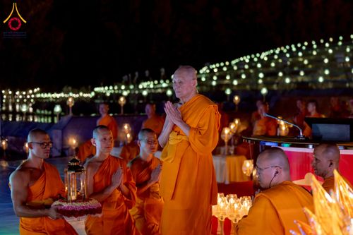 ภาพ No.266315:วันพุธที่ 5 พฤศจิกายน พ.ศ. 2568 (วันพระ ขึ้น 15 ค่ำ เดือน 12) พิธีลอยกระทงธรรม  ณ สระมหาเศรษฐีทะเลบุญ มหาวิหารพระมงคลเทพมุนี วัดพระธรรมกาย จ.ปทุมธานี