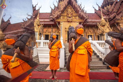 ภาพ No.127969:คณะพระธรรมยาตราฯ ปฎิบัติธรรมและถ่ายภาพหมู่ประวัติศาสตร์ ณ ลานหน้าพระปรางค์สามยอด วัดโคกสมานคุณ อ.หาดใหญ่ จ.สงขลา วันเสาร์ที่ 9 มีนาคม พ.ศ. 2567