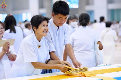 ภาพ No.139775:พิธีมุทิตาพระมหาอุปสมบทอุทิศชีวิต วันอาทิตย์ต้นเดือนที่ 2 มิถุนายน พ.ศ. 2567 ณ ห้องแก้วสารพัดนึก 1 วัดพระธรรมกาย