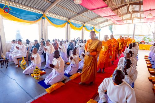 ภาพ No.231665:โครงการบรรพชาอุปสมบทหมู่ครั้งที่ 2 ณ วัดพระธรรมกายโจฮันเนสเบิร์ก ประเทศแอฟริกาใต้ วันอาทิตย์ 29 มิถุนายน พ.ศ. 2568