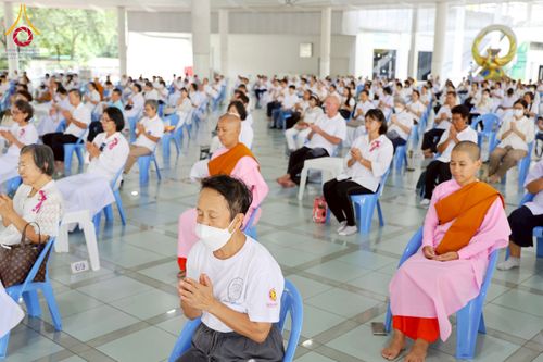 ภาพ No.243860:วันที่ 6 กันยายน พ.ศ. 2568 พิธีถวายภัตตาหารเมนูสวรรค์ เพื่อการบรรลุธรรม ณ หอฉันคุณยายอาจารย์ฯ วัดพระธรรมกาย