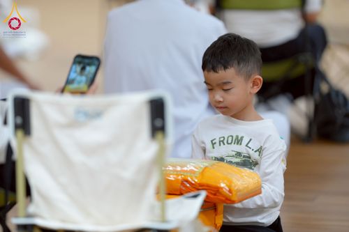 ภาพ No.270620:วันอาทิตย์ที่ 16 พฤศจิกายน พ.ศ. 2568 ถวายกองทุนโครงการอุปสมบทหมู่ 3,000 รูปทั่วไทย  รุ่นบูชาธรรมมหาปูชนียาจารย์ ณ ห้องแก้วสารพัดนึก 2 สภาธรรมกายสากล วัดพระธรรมกาย