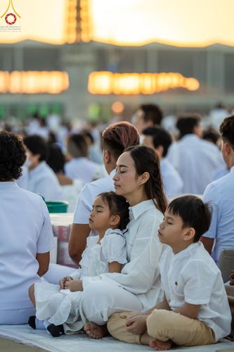 ภาพ No.187752:พิธีตักบาตรฉลองพระใหม่ ต้อนรับพุทธศักราช 2568 ณ ลานธรรมพระมหาธรรมกายเจดีย์ วัดพระธรรมกาย จ.ปทุมธานี วันที่ 1 มกราคม พ.ศ. 2568