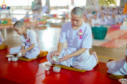 ภาพ No.214609:วันศุกร์ที่ 4 เมษายน พ.ศ.2568 นาคธรรมทายาทตักบาตรพระพี่เลี้ยง ในโครงการบรรพชาสามเณร ฟื้นฟูพระพุทธศาสนาทั่วไทย ณ วิหารคด 22 วัดพระธรรมกาย