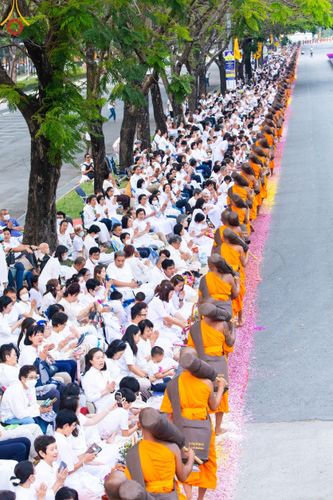 ภาพ No.120330:พิธีต้อนรับพระธรรมยาตรา ในโครงการธรรมยาตรา กตัญญูบูชา มหาปูชนียาจารย์ พระมงคลเทพมุนี(สด จนฺทสโร) พระผู้ปราบมาร อนุสรณ์สถาน 7 แห่ง ปีที่ 12 วันที่ 28 มกราคม พ.ศ. 2567 ณ วัดพระธรรมกาย จ.ปทุมธานี (ชุดที่ 2)
