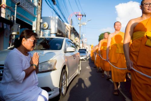 ภาพ No.248736:วันที่ 20 กันยายน พ.ศ. 2568 พิธีอัญเชิญรูปหล่อหลวงปู่วัดปากน้ำ ภาษีเจริญ จากวัดมงคลนิมิตร พระอารามหลวง เพื่อประดิษฐาน ณ วิหารพระมงคลเทพมุนี (สด จนฺทสโร)  ศูนย์ปฏิบัติธรรมภูเก็ต จ.ภูเก็ต