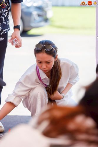 ภาพ No.224758:วันที่ 11 -12 พฤษภาคม พ.ศ. 2568 คณะพระอาจารย์ เจ้าหน้าที่ อาสาสมัคร นักศึกษา ทั้งชาวอินโดนีเซีย และชาวไทย ร่วมแรงร่วมใจ เตรียมงาน เก็บงาน ในวันวิสาขบูชา ณ พระมหาเจดีย์บรมพุทโธ ประเทศอินโดนีเซีย