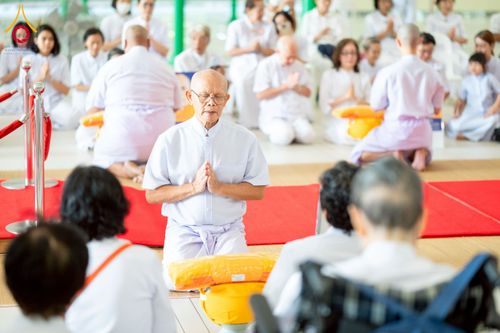 ภาพ No.244704:วันเสาร์ที่ 6 กันยายน พ.ศ. 2568 พิธีขอขมา-รับผ้าไตรของนาคธรรมทายาท โครงการอุปสมบทหมู่บูชาธรรมครบรอบ 108 ปี  วันครูผู้ค้นพบวิชชาธรรมกาย ณ โบสถ์พระไตรปิฎก วัดพระธรรมกาย