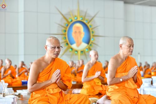 ภาพ No.247400:วันจันทร์ที่ 22 กันยายน พ.ศ. 2568 (วันพระ แรม 15 ค่ำ เดือน 10) พิธีบุพเปตพลี ครั้งที่ 170 ร่วมอุทิศบุญแด่หมู่ญาติที่ล่วงลับไปแล้ว และสืบทอดอายุพระพุทธศาสนา ณ หอฉันคุณยายอาจารย์ฯ วัดพระธรรมกาย