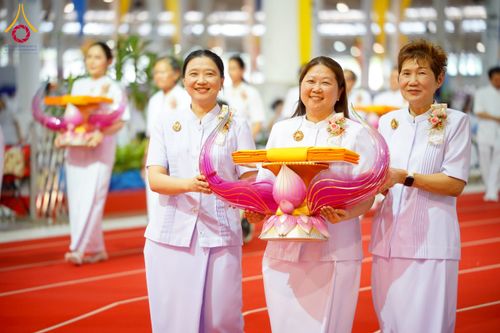 ภาพ No.215406:วันอาทิตย์ต้นเดือนที่ 6 เมษายน พ.ศ. 2568 ขบวนอัญเชิญผ้าป่าสมทบ มหาสังฆทาน 40,000 กว่าวัดทั่วประเทศ ณ สภาธรรมกายสากล วัดพระธรรมกาย