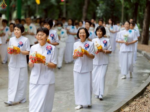 ภาพ No.227379:วันเสาร์ที่ 31 พฤษภาคม พ.ศ. 2568 พิธีเวียนประทักษิณรอบพระอุโบสถ ในพิธีอุปสมบท สามเณรเตรียม DCI รุ่นที่ 22 ณ อุโบสถพระไตรปิฎก วัดพระธรรมกาย